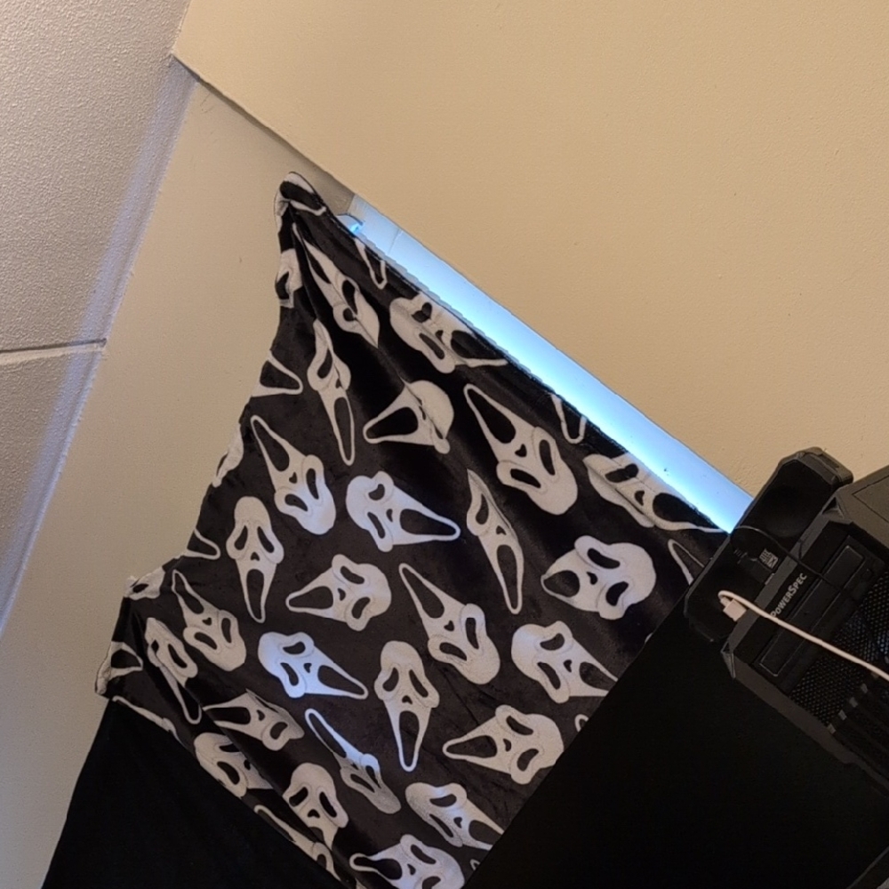 Black and White Patterned Throw Blanket